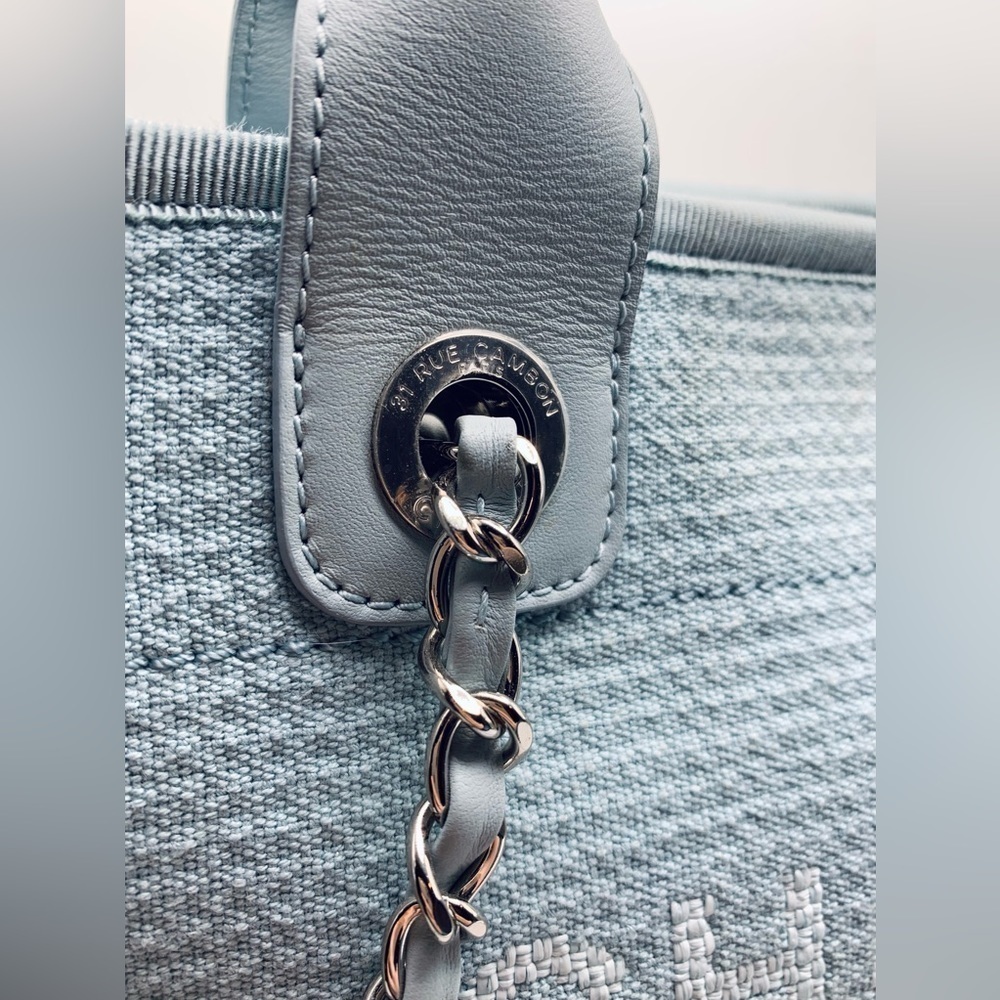 Chanel 2022 Small Deauville Tote w/ Pouch 💙 - Picture 11 of 16